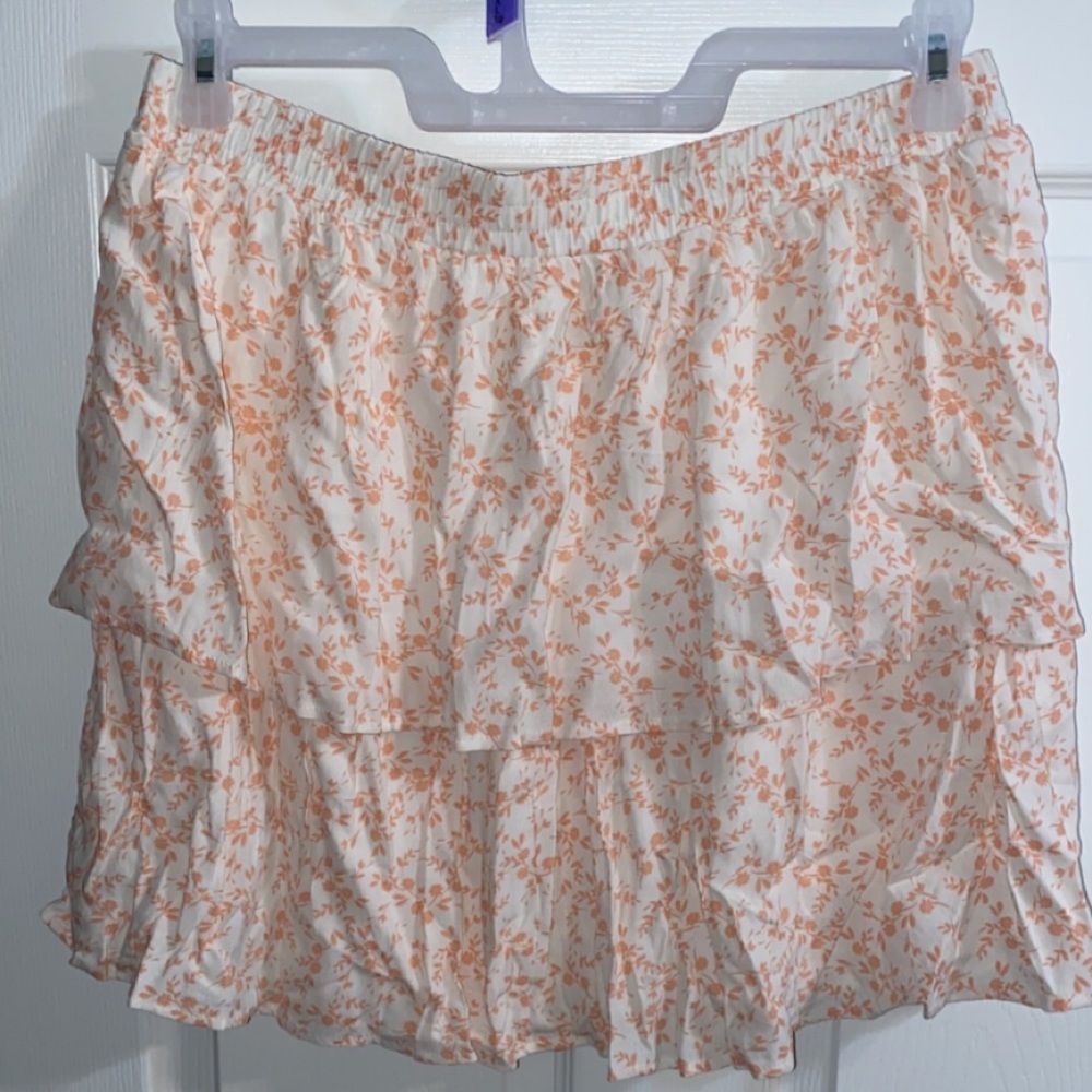 Versona Peach and White Flowers Ruffled Mini Skirt XL